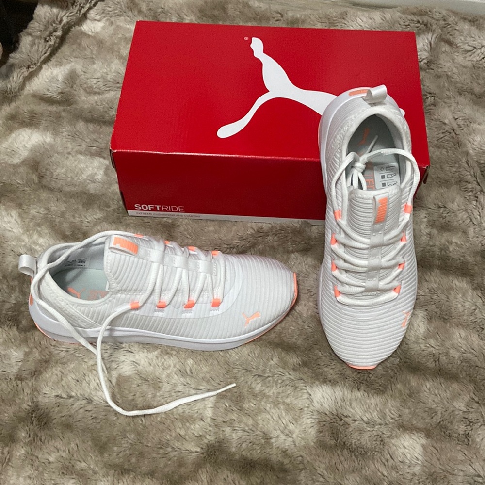 Women’s tennis